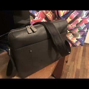 Louis Vuitton Grigori messenger PM  Sku M30238